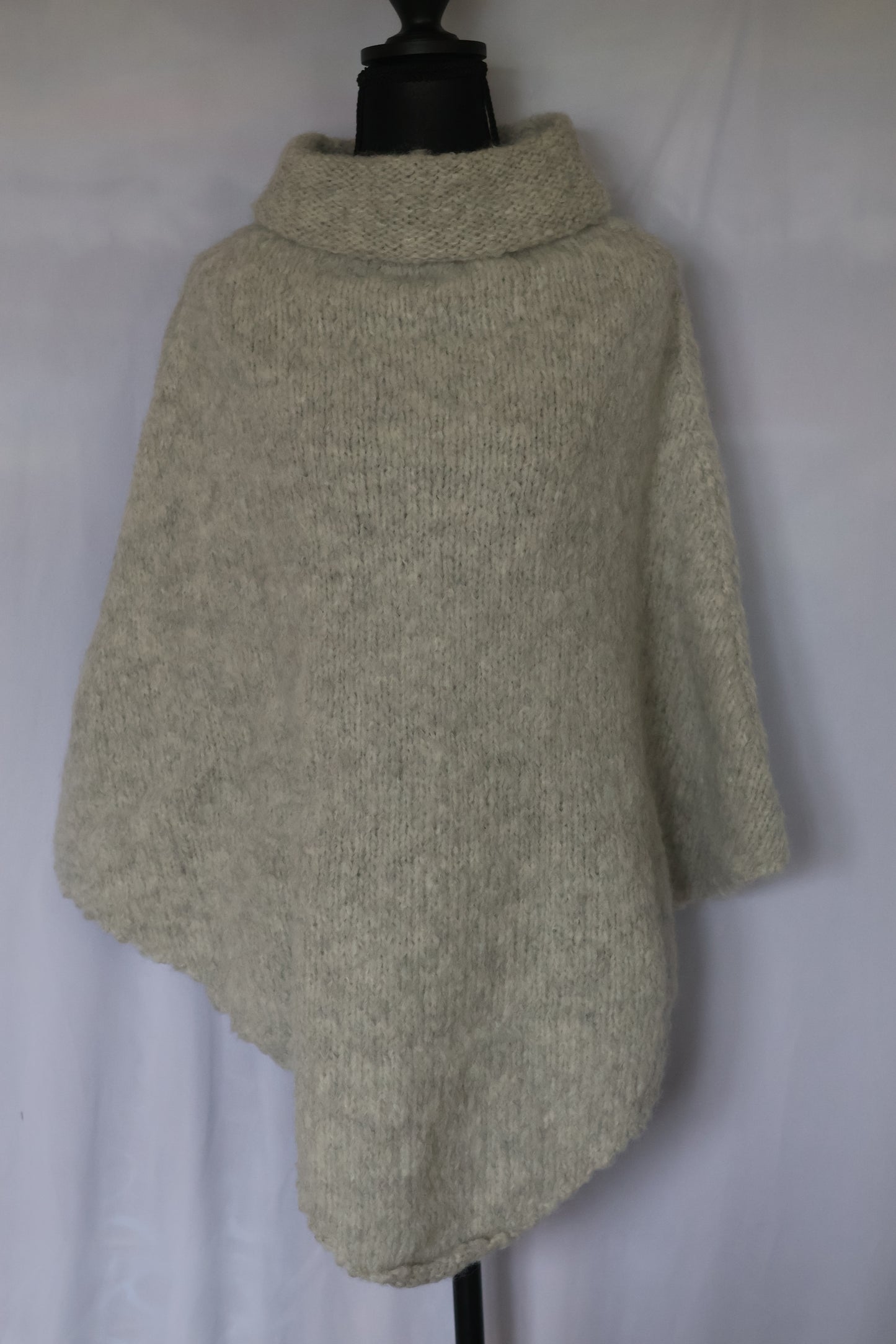 Sierra V-Shaped Baby Alpaca Poncho