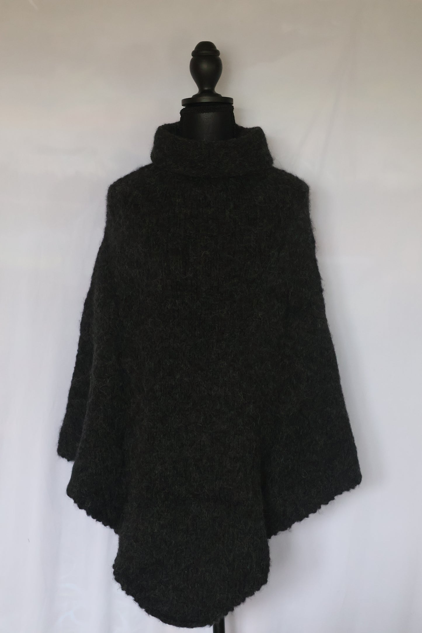 Sierra V-Shaped Baby Alpaca Poncho